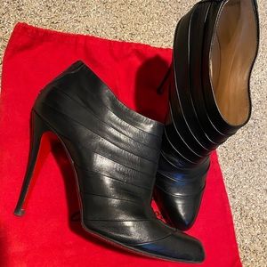 Christian Louboutin Orniron 100 seta calf 40/8.5-9 black leather ankle boots